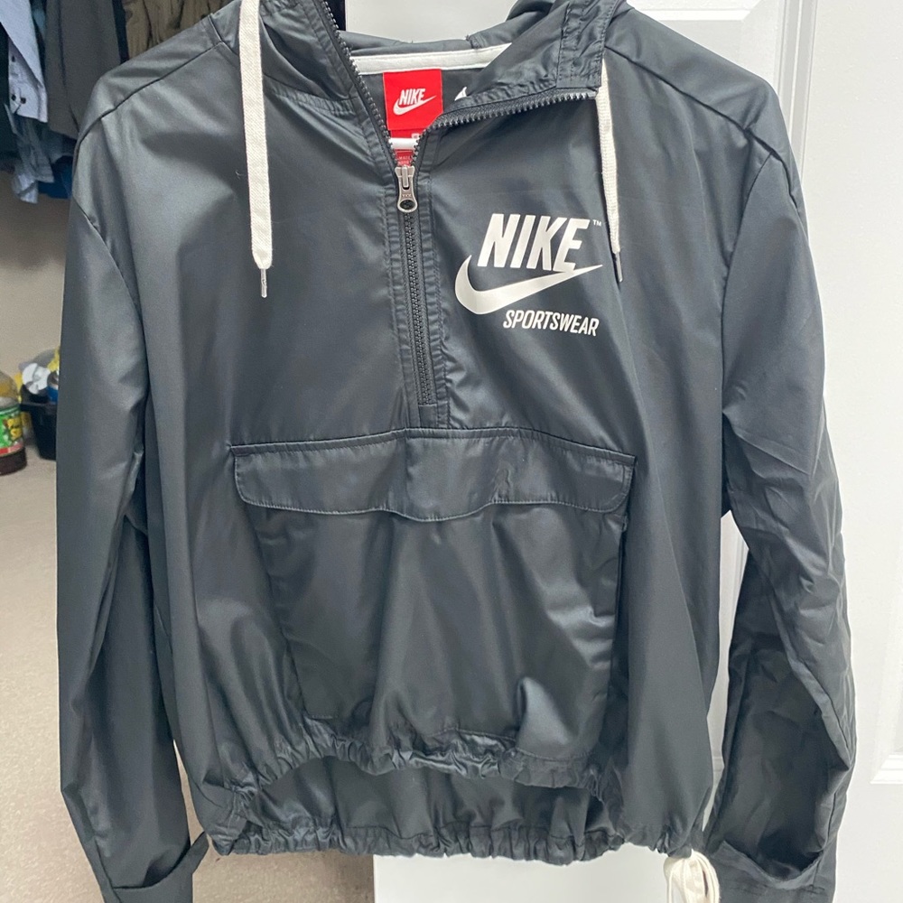 Black Nike Windbreaker size small